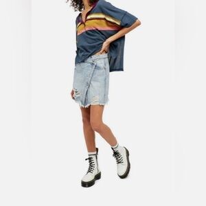 Like new Free People Women's Parker Wrap Ripped Denim Mini Skirt Surf's Up 25